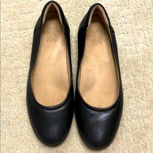 Naturalizer Black Flats